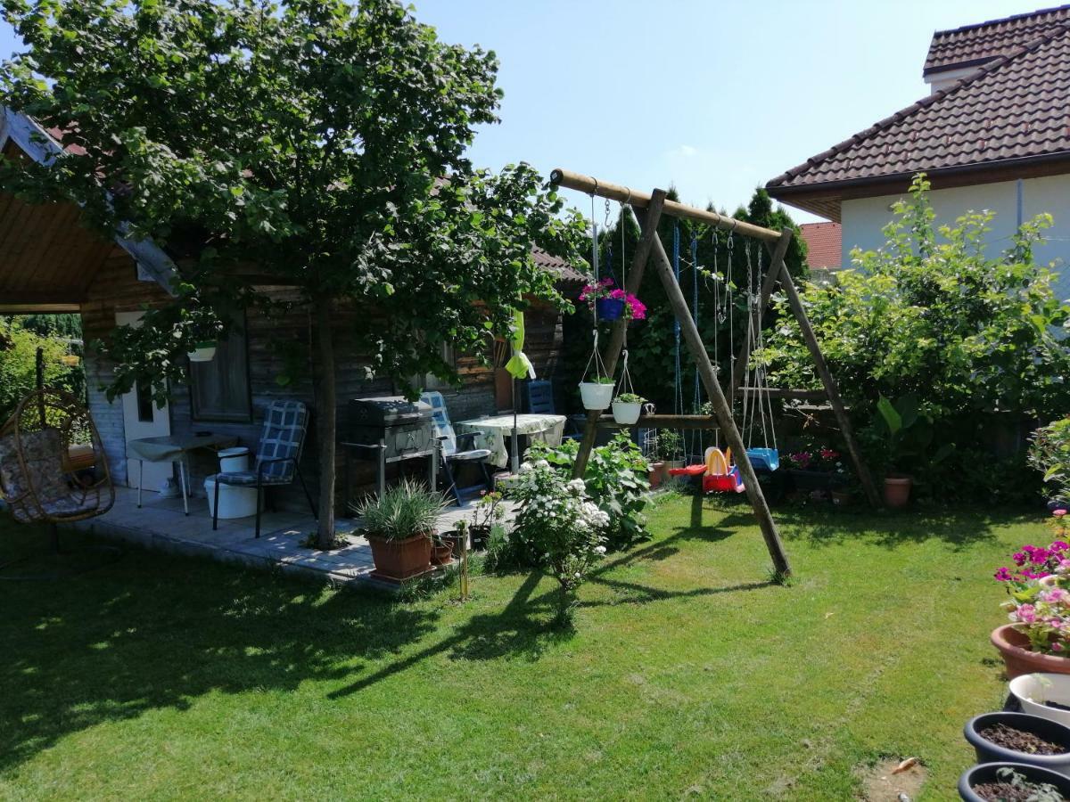 Campingblick-Gaestehaus-Ferienwohnungen Podersdorf am See Esterno foto